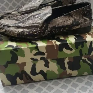 Vince Camuto | Shoes | Vince Camuto Snake Skin Loafers 8 